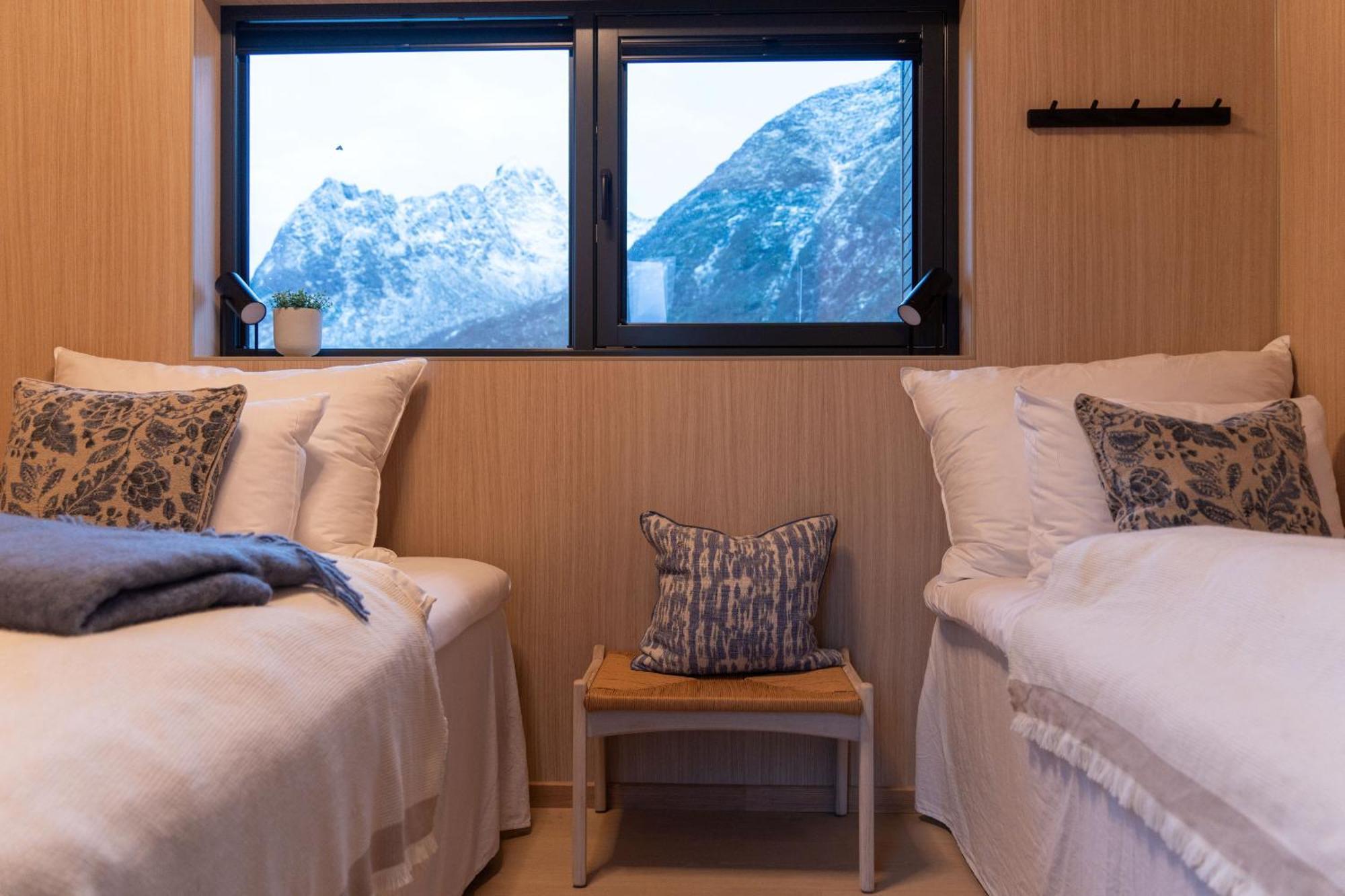 Luksushytte Med Jacuzzi, Summer&Winter Retreat Lyngværet Dış mekan fotoğraf